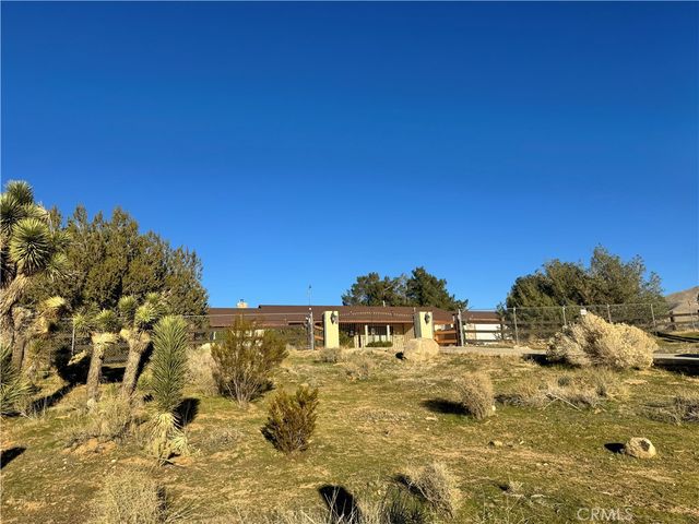 19574 Happy Valley, Apple Valley, CA 92308