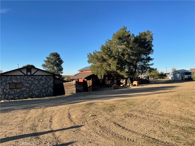 19574 Happy Valley, Apple Valley, CA 92308