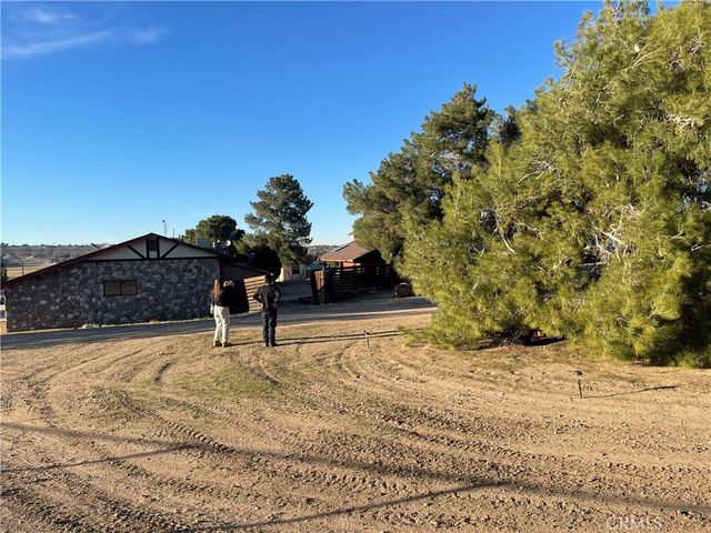 19574 Happy Valley, Apple Valley, CA 92308