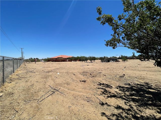 19574 Happy Valley, Apple Valley, CA 92308