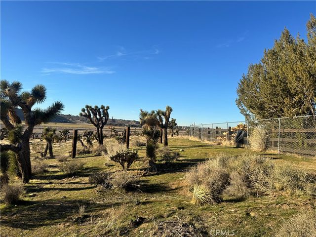 19574 Happy Valley, Apple Valley, CA 92308