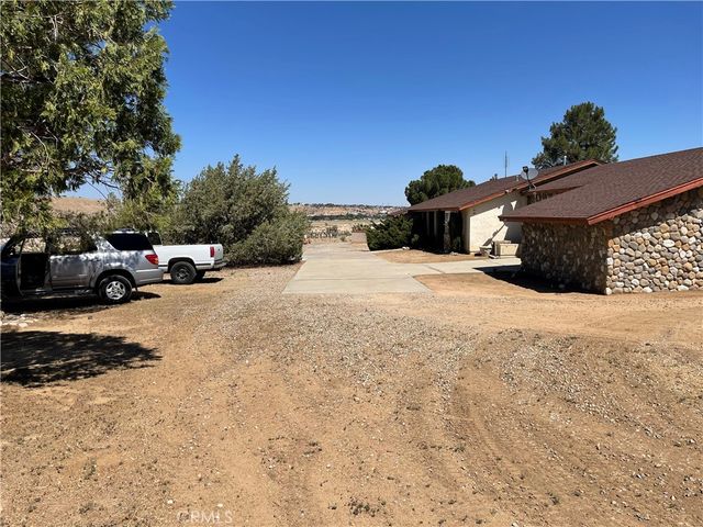 19574 Happy Valley, Apple Valley, CA 92308