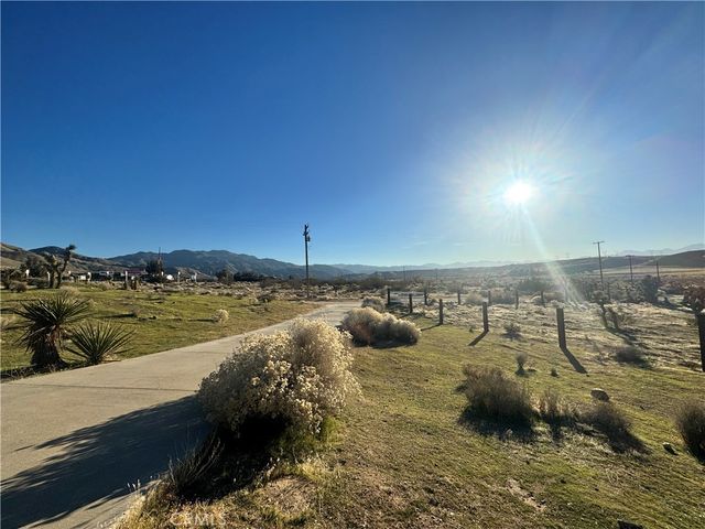 19574 Happy Valley, Apple Valley, CA 92308