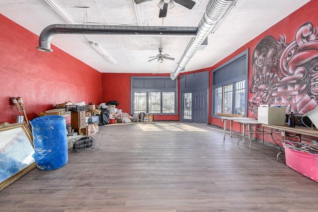 960 Pacific Avenue, Kansas City, KS 66101