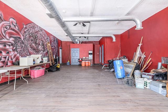 960 Pacific Avenue, Kansas City, KS 66101