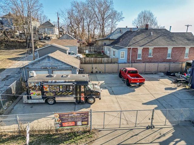 960 Pacific Avenue, Kansas City, KS 66101