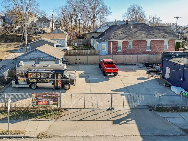 960 Pacific Avenue, Kansas City, KS 66101