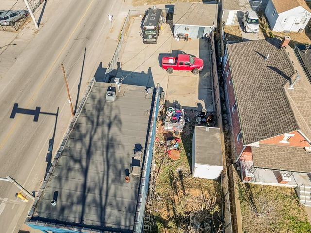 960 Pacific Avenue, Kansas City, KS 66101