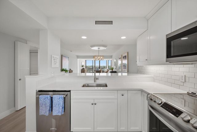 2001 Marina Isle Way 503, Jupiter, FL 33477