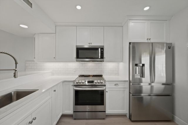 2001 Marina Isle Way 503, Jupiter, FL 33477