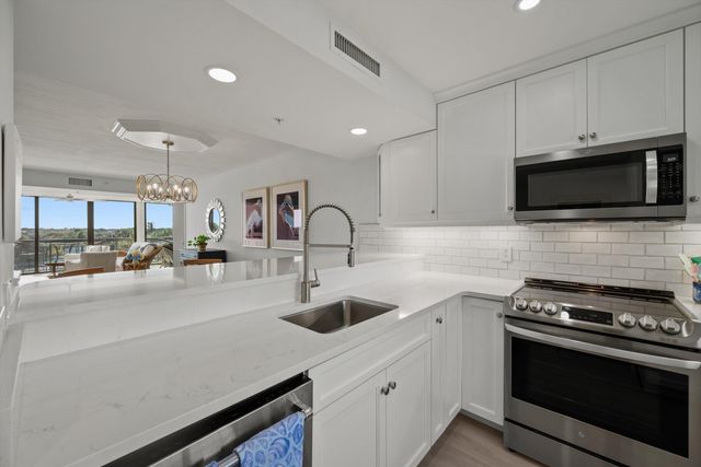 2001 Marina Isle Way 503, Jupiter, FL 33477