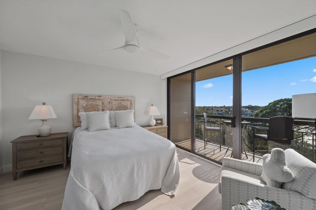 2001 Marina Isle Way 503, Jupiter, FL 33477