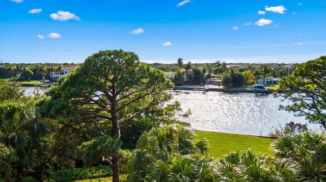 2001 Marina Isle Way 503, Jupiter, FL 33477