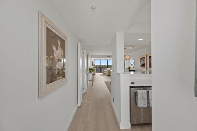 2001 Marina Isle Way 503, Jupiter, FL 33477