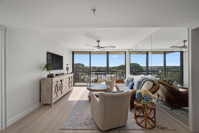 2001 Marina Isle Way 503, Jupiter, FL 33477