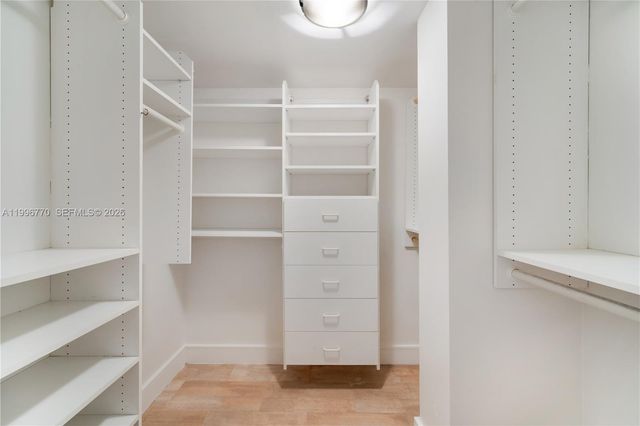 181 Crandon Blvd 104, Key Biscayne, FL 33149