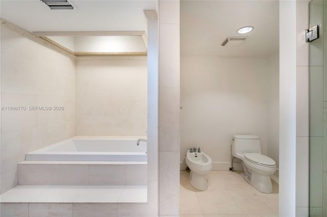 181 Crandon Blvd 104, Key Biscayne, FL 33149