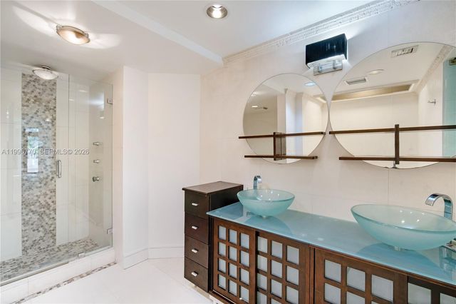 181 Crandon Blvd 104, Key Biscayne, FL 33149