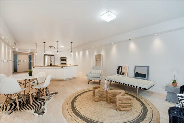 181 Crandon Blvd 104, Key Biscayne, FL 33149