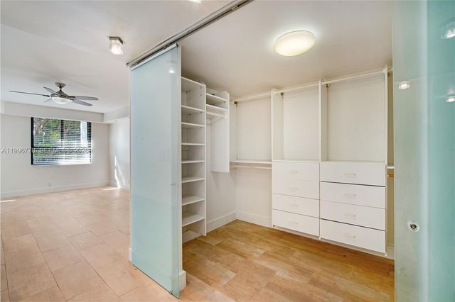 181 Crandon Blvd 104, Key Biscayne, FL 33149