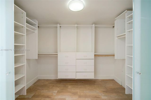 181 Crandon Blvd 104, Key Biscayne, FL 33149