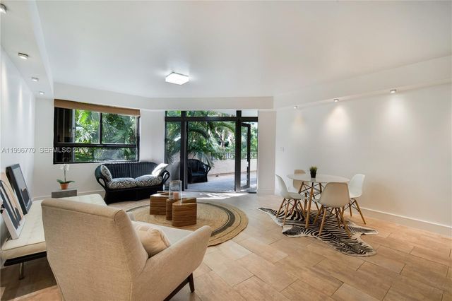 181 Crandon Blvd 104, Key Biscayne, FL 33149