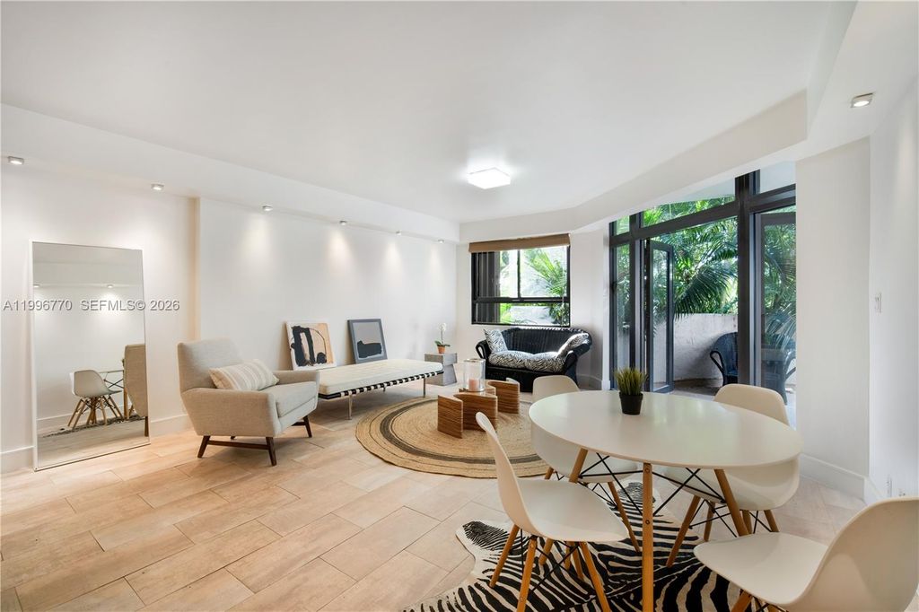 181 Crandon Blvd 104, Key Biscayne, FL 33149