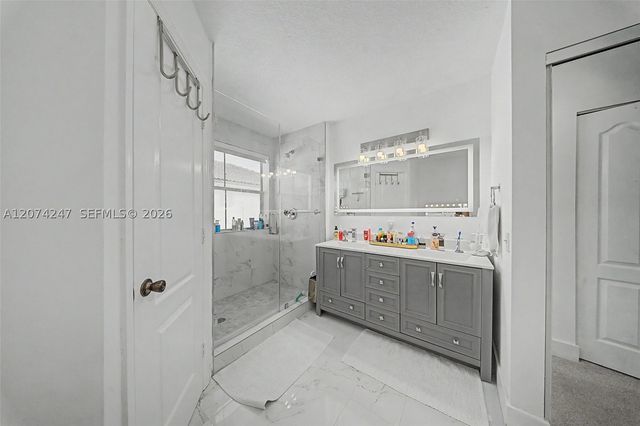 13868 SW 38th Ter, Miami, FL 33175