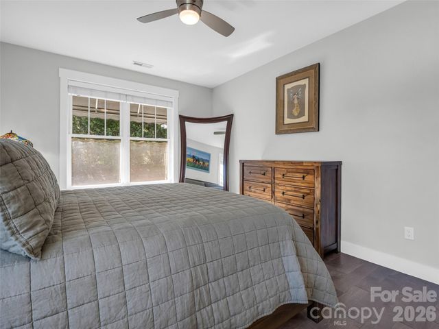 128 Shoeing Box Way, Hendersonville, NC 28792