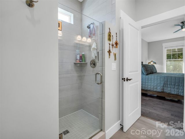 128 Shoeing Box Way, Hendersonville, NC 28792