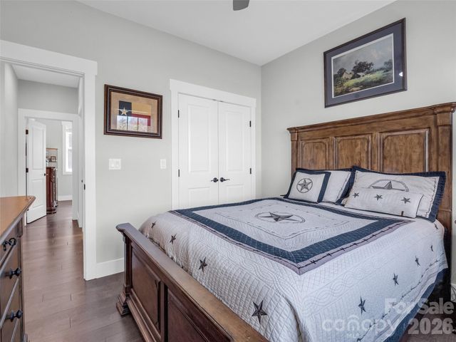 128 Shoeing Box Way, Hendersonville, NC 28792