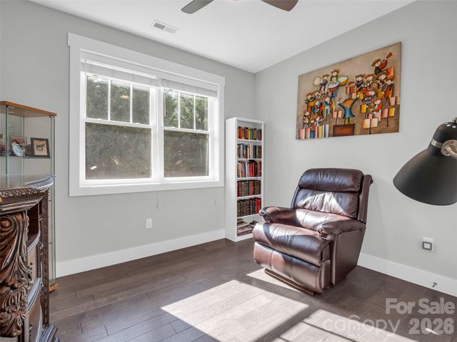 128 Shoeing Box Way, Hendersonville, NC 28792