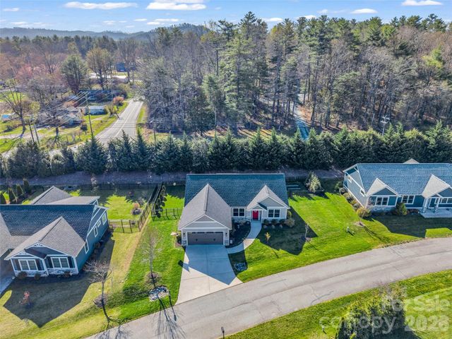 128 Shoeing Box Way, Hendersonville, NC 28792