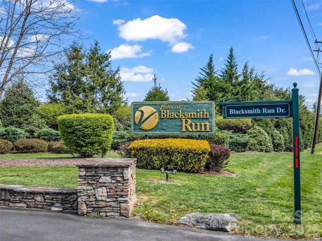 128 Shoeing Box Way, Hendersonville, NC 28792