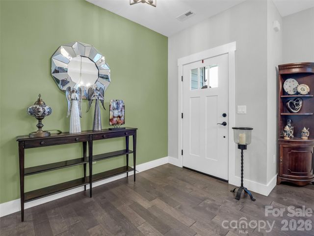 128 Shoeing Box Way, Hendersonville, NC 28792