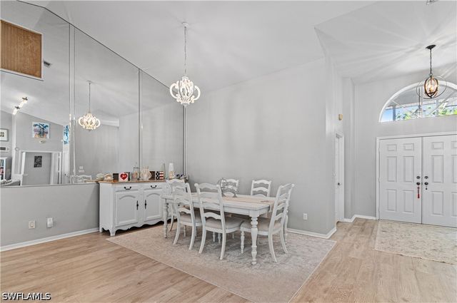 559 Henley DR, Naples, FL 34104