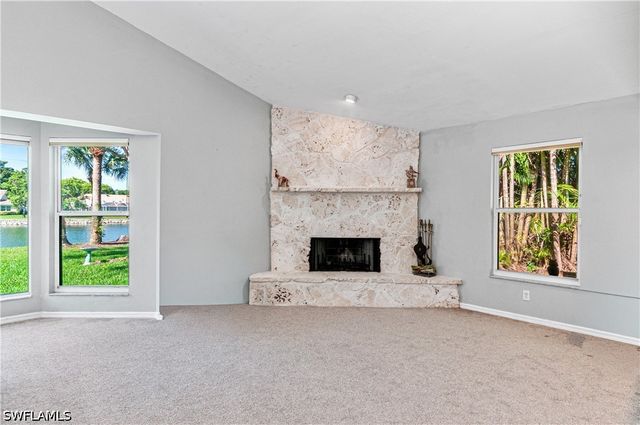 559 Henley DR, Naples, FL 34104