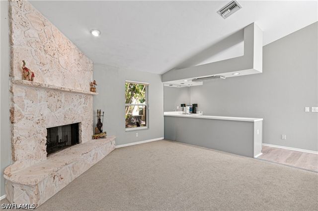 559 Henley DR, Naples, FL 34104