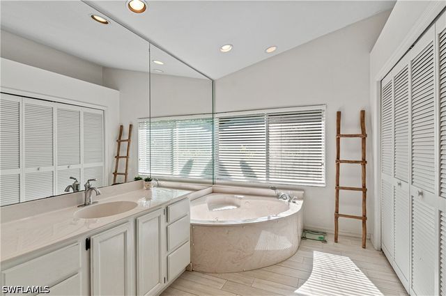 559 Henley DR, Naples, FL 34104