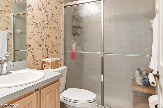 559 Henley DR, Naples, FL 34104