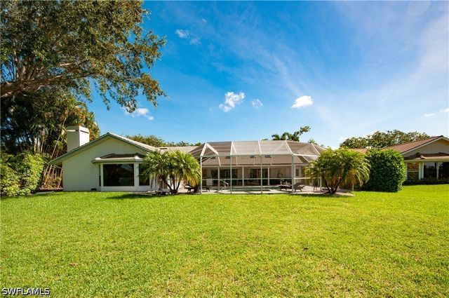 559 Henley DR, Naples, FL 34104