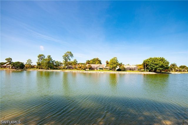 559 Henley DR, Naples, FL 34104