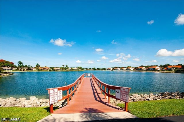 559 Henley DR, Naples, FL 34104