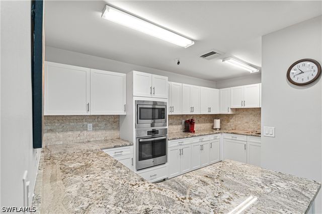 559 Henley DR, Naples, FL 34104