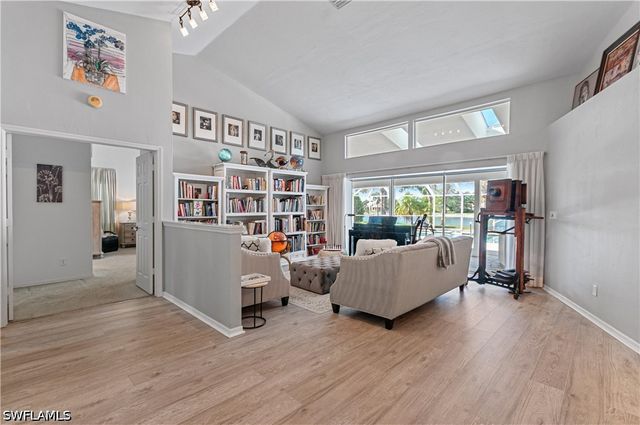 559 Henley DR, Naples, FL 34104