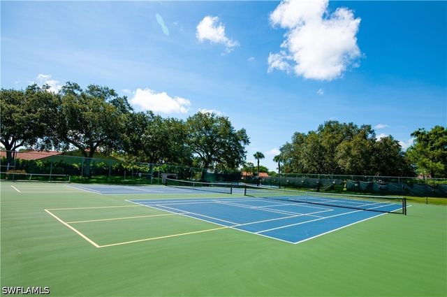 559 Henley DR, Naples, FL 34104
