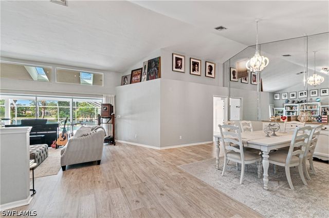 559 Henley DR, Naples, FL 34104