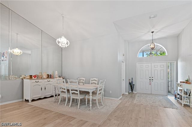 559 Henley DR, Naples, FL 34104