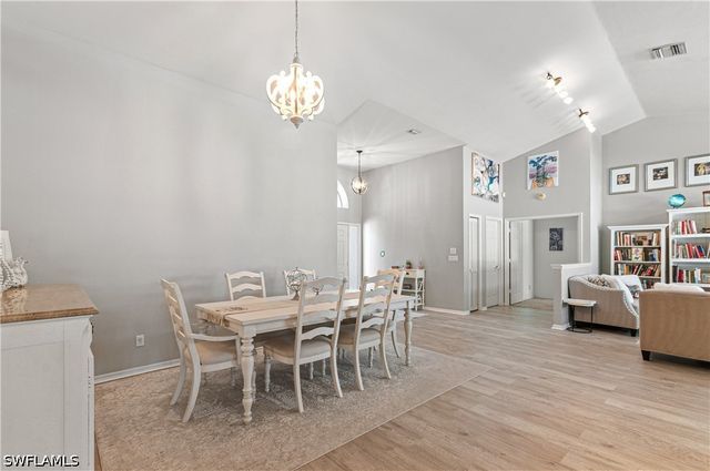 559 Henley DR, Naples, FL 34104