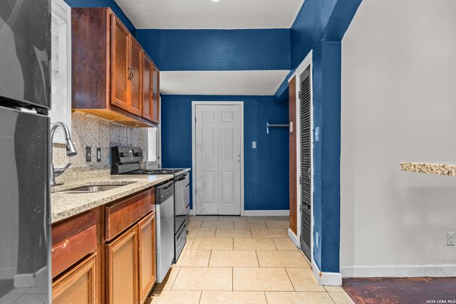 1817 SANTA MONICA ST, San Antonio, TX 78201